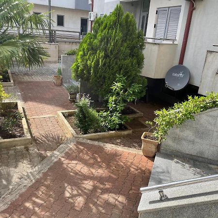 בודווה Apartments Zevs מראה חיצוני תמונה