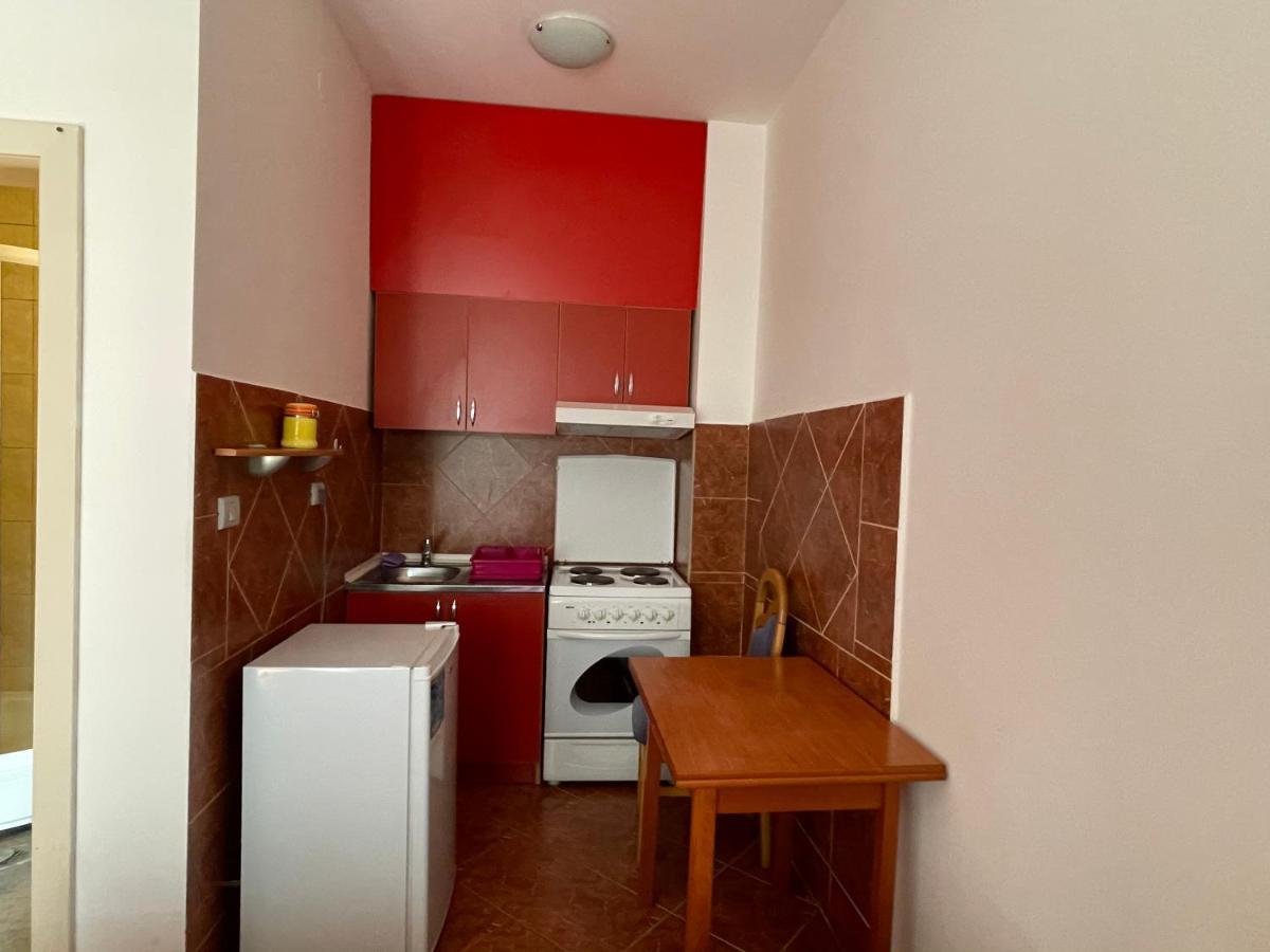 בודווה Apartments Zevs מראה חיצוני תמונה